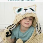 Crochet pattern free video tutorial for a hooded cat blanket.