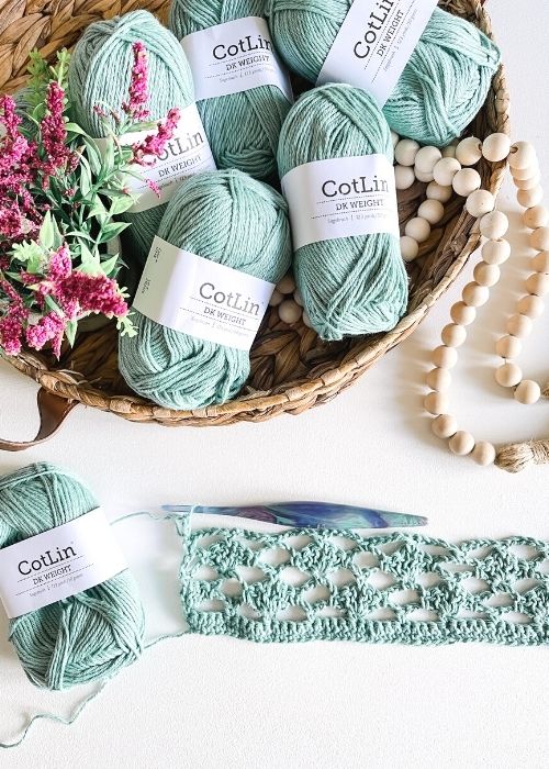 CoLin yarn from WeCrochet and Furls Crochet Streamline Hook