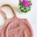 Learn how to create a stunning crochet market bag with our free pattern and video tutorial.