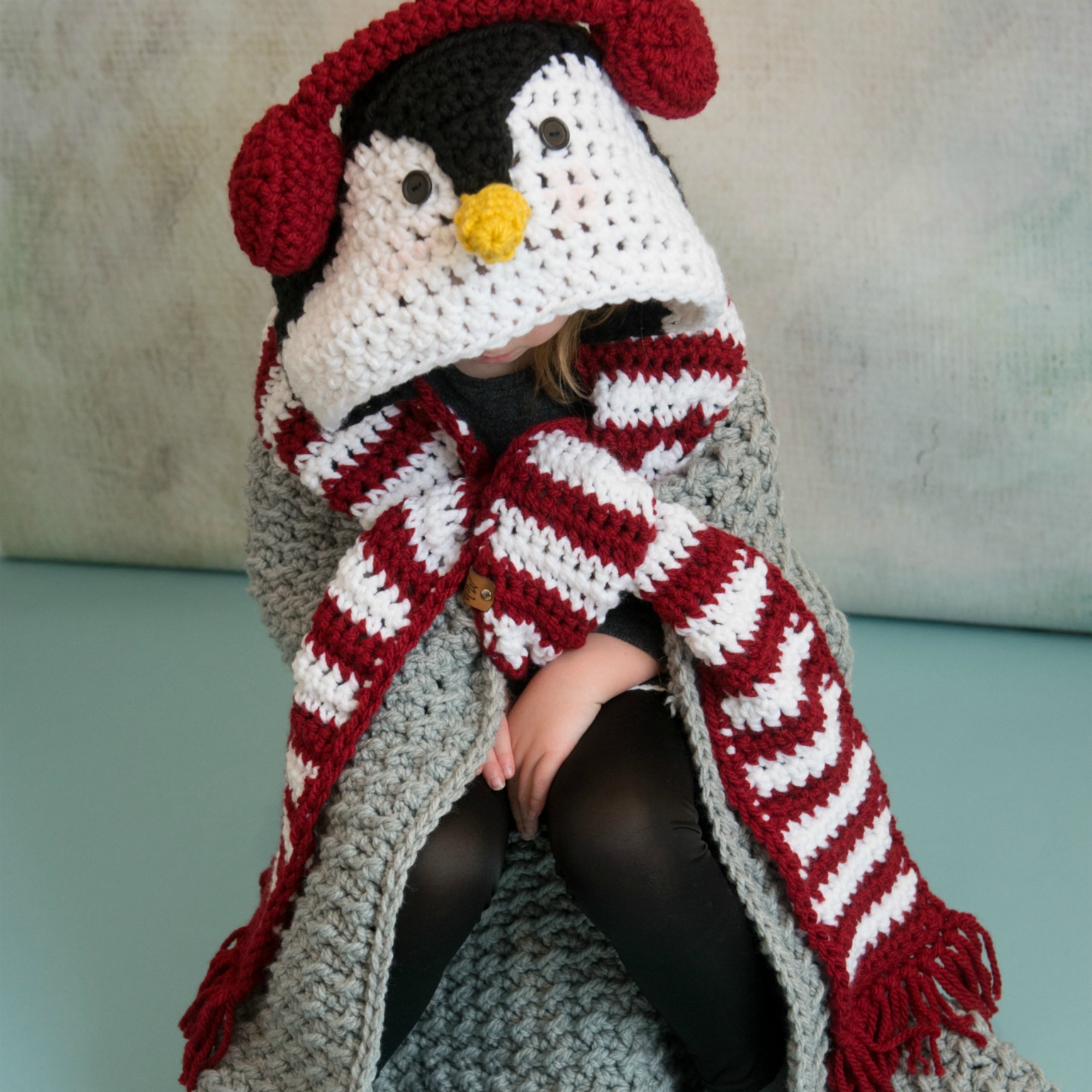 Penguin Print Pattern Hooded Blanket