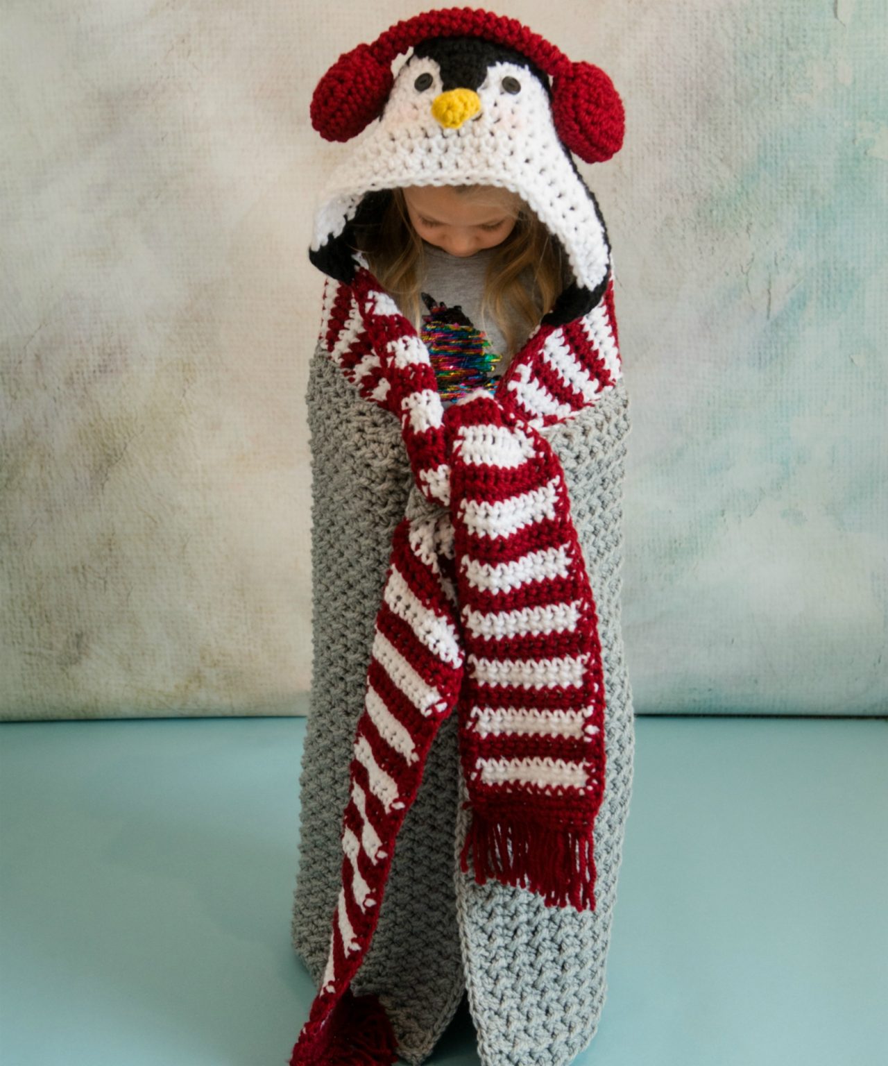 Penguin Print Pattern Hooded Blanket main image 0