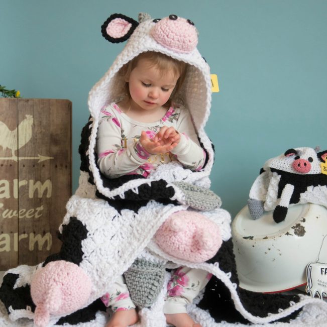 Black Cow Pattern Print Hooded Blanket