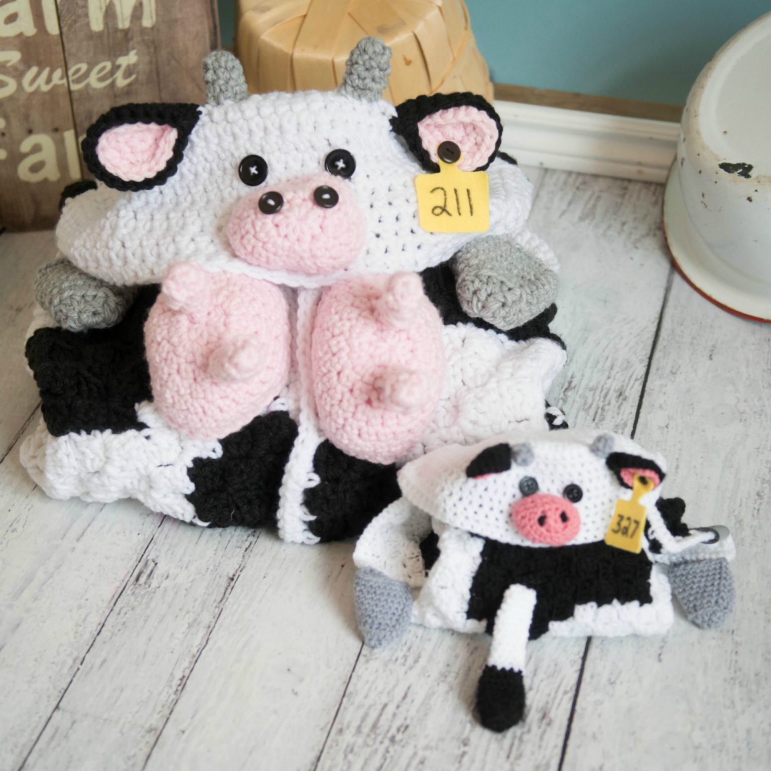 Hooded Cow Blanket MJ's off the Hook Designs