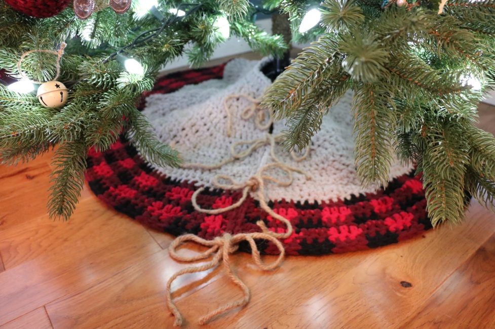 Crochet Buffalo Plaid Tree Skirt & Pillow Cover MJ's off the Hook Designs