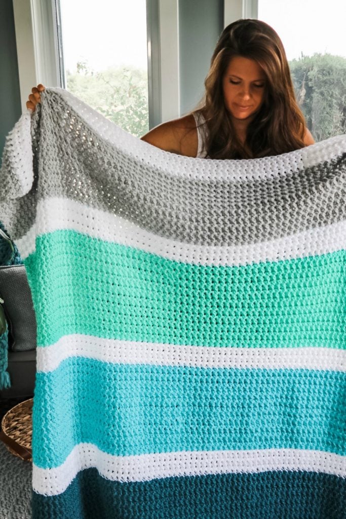 Crochet Pattern Yarn and Colors Amazing Staggered Stripes Blanket