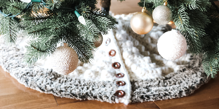 Buttons & Bobbles Tree Skirt Pattern