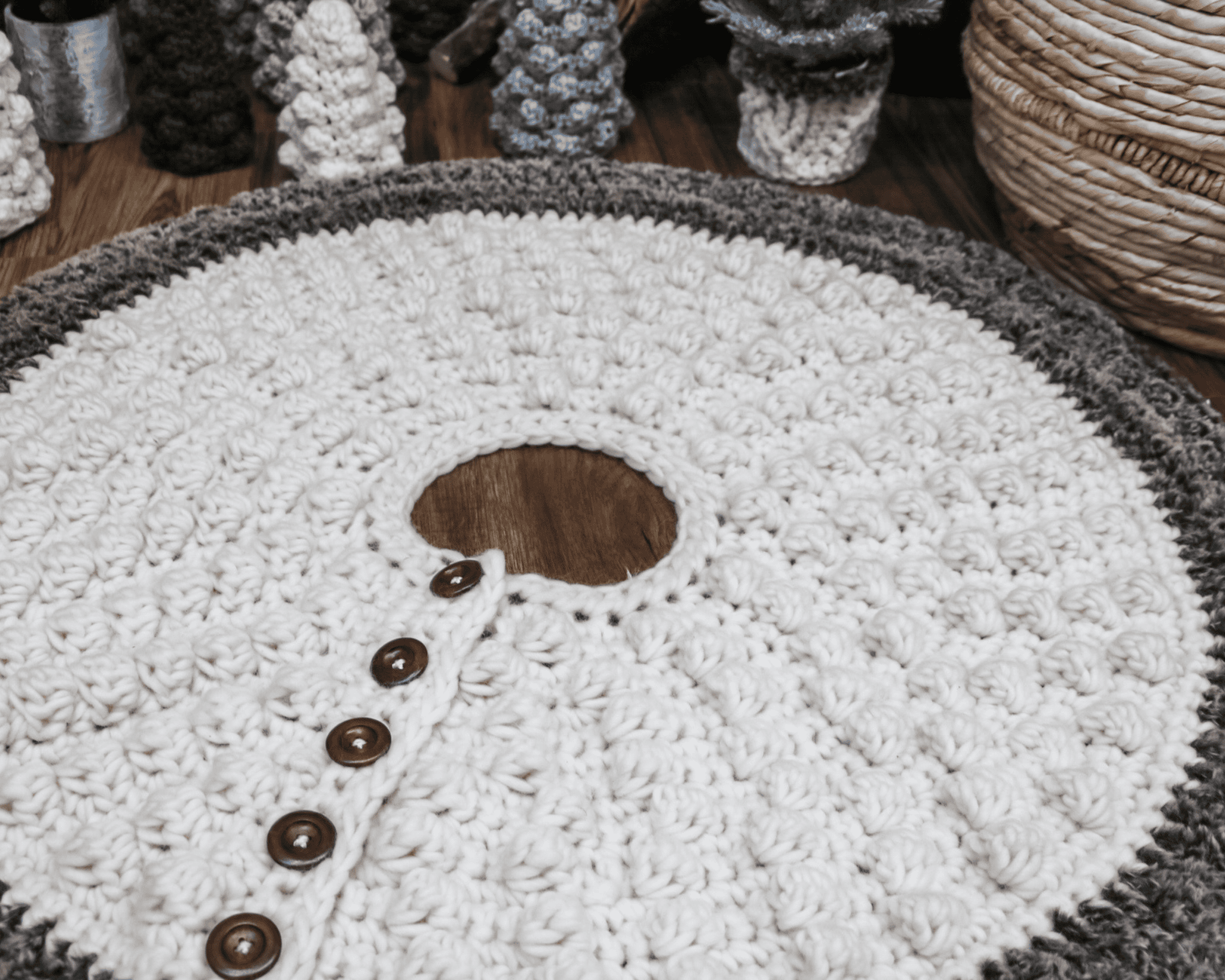Buttons & Bobbles Tree Skirt Pattern - MJ's off the Hook Designs