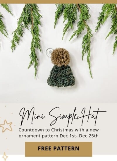 Simple mini hat ornament free pattern.