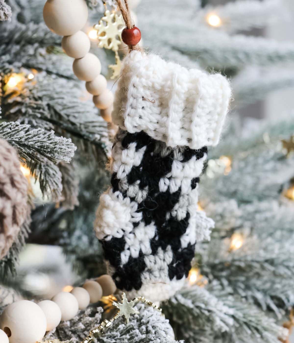Mini Plaid Stocking - Free Crochet Pattern - MJ's off the Hook Designs