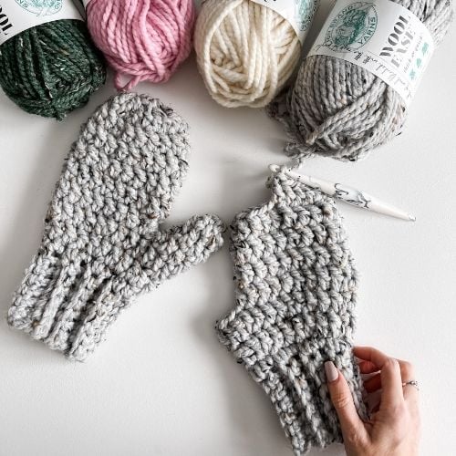 Beginner Bulky Mittens - Free Crochet Pattern - MJ's off the Hook