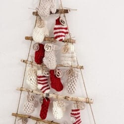 Mini Puff Stitch Mitten Crochet Pattern - MJ's off the Hook Designs