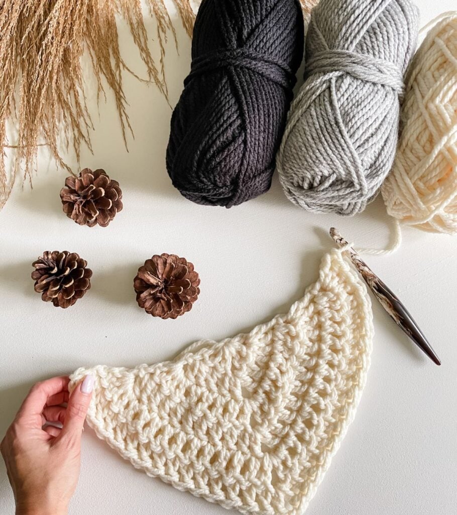 Easy Bulky Crochet Shawl 