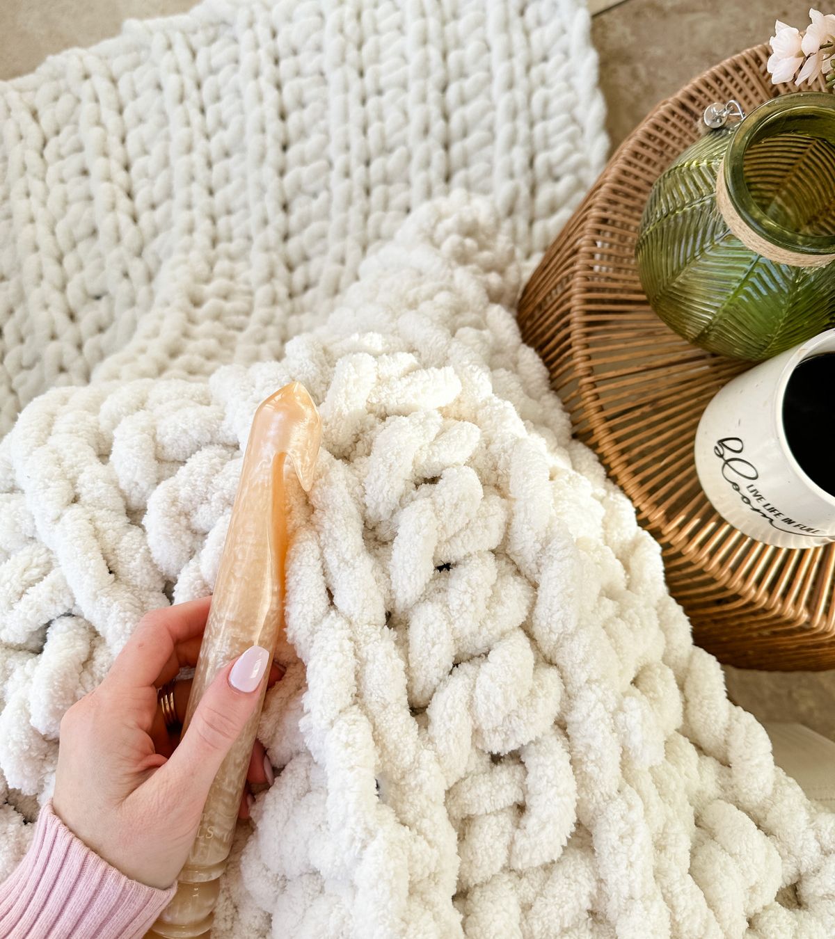 Chunky Crochet Blanket Pattern & Yarn Crochet Afghan - Easy Crochet