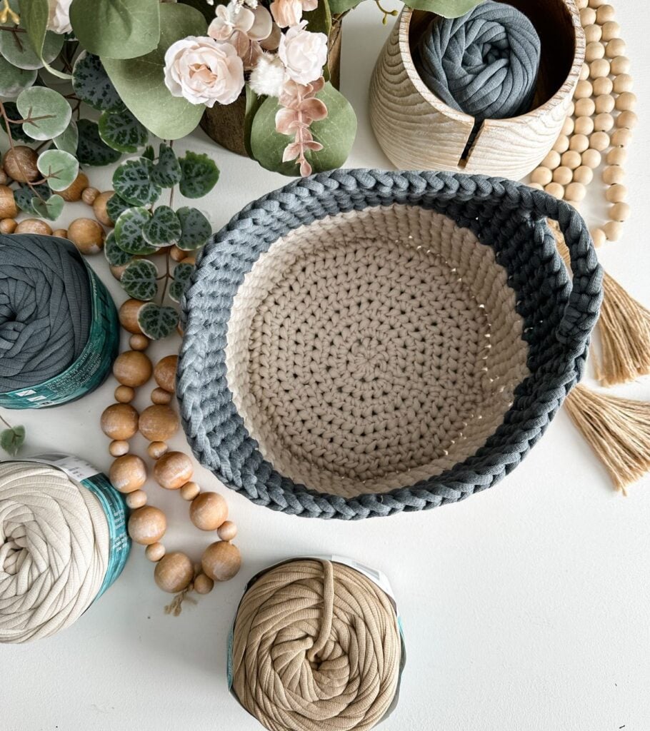 Two-Toned Crochet Nesting Baskets