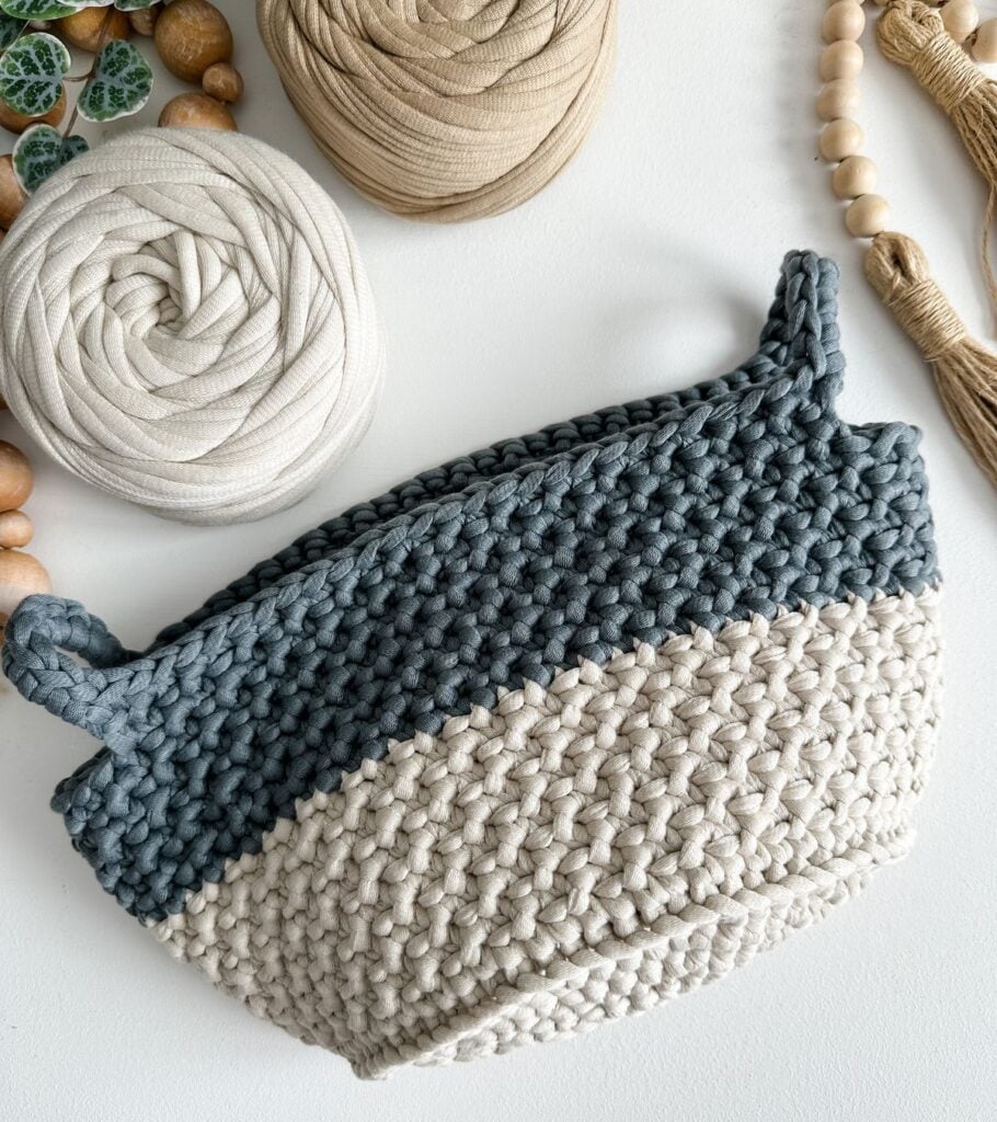 Two-Toned Crochet Nesting Baskets