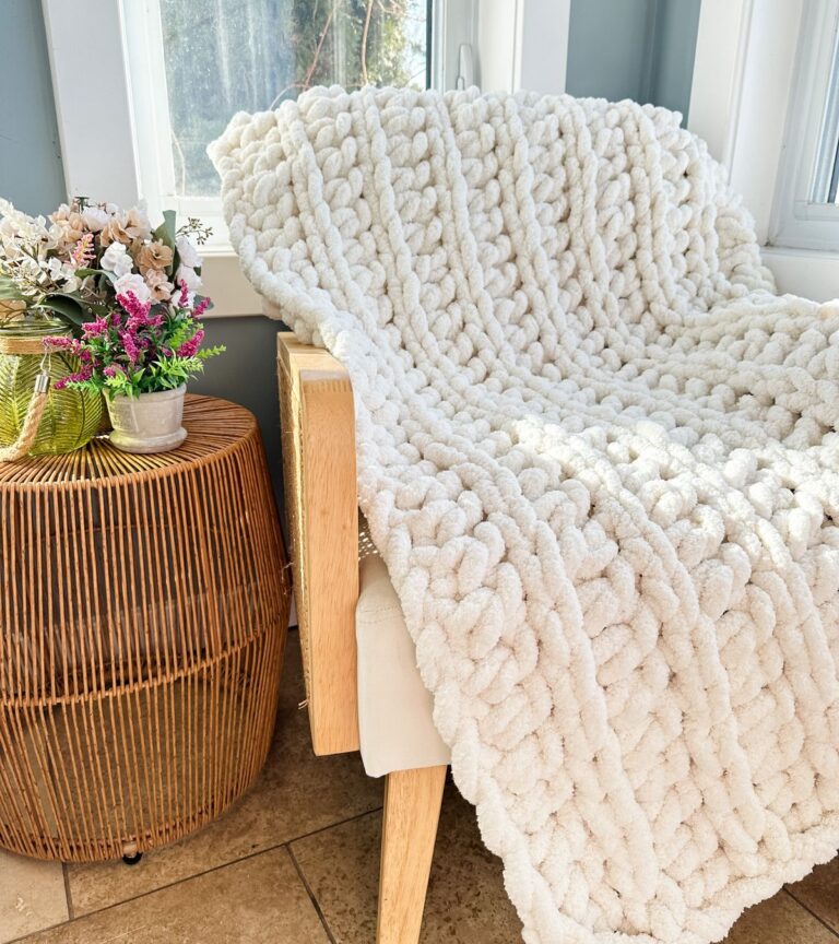 Chunky Crochet Throw MJ's off the Hook Designs