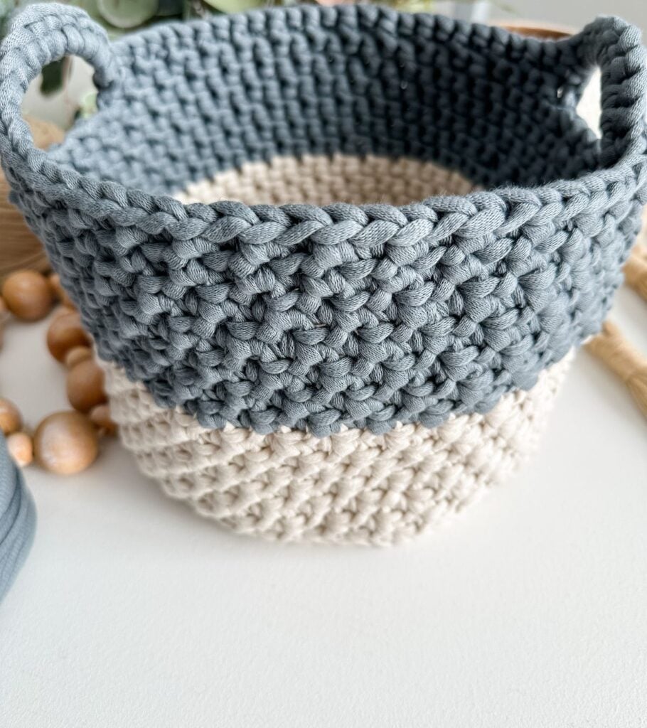 Two-Toned Crochet Nesting Baskets
