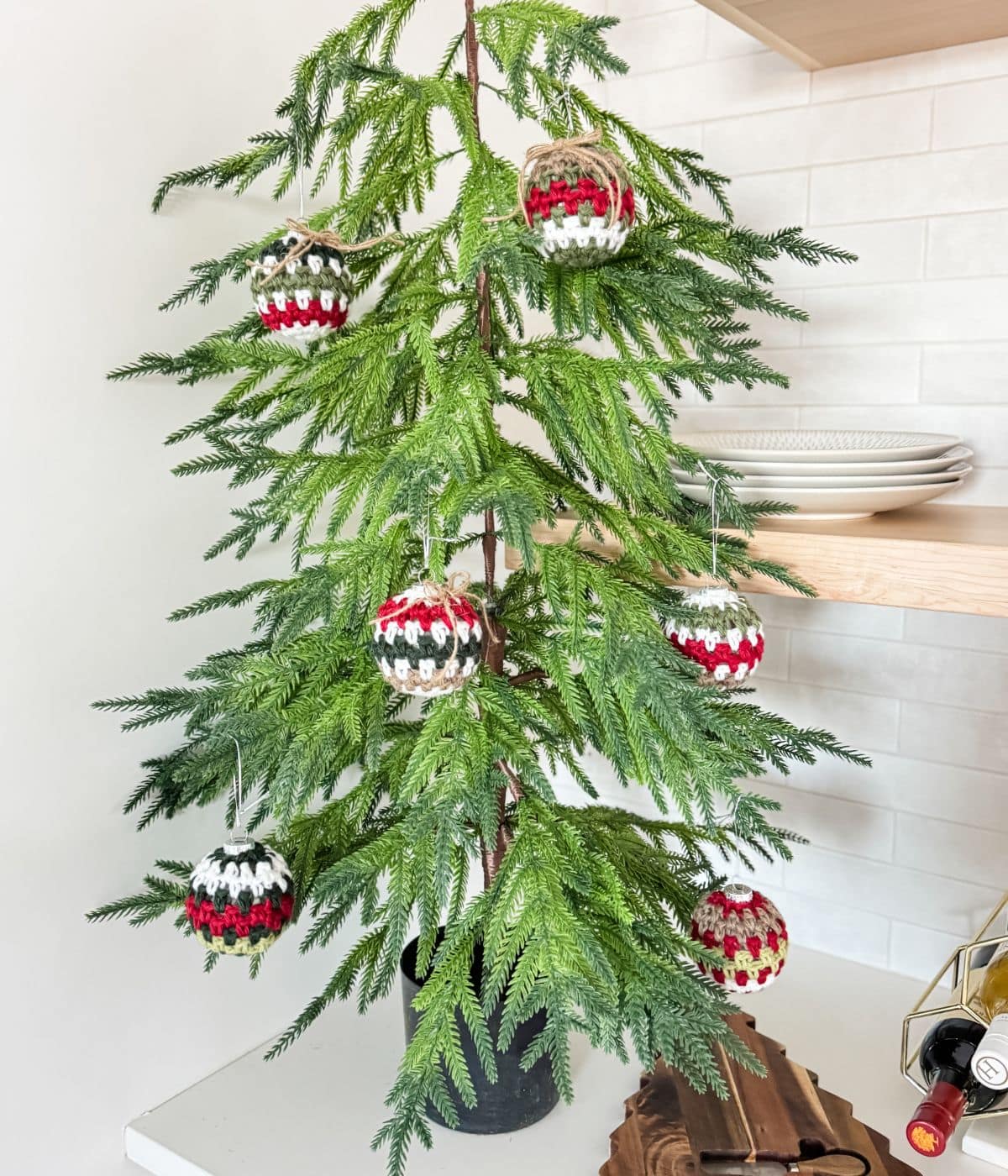 Free Easy Crochet Christmas Ornament Pattern - MJ's off the Hook Designs