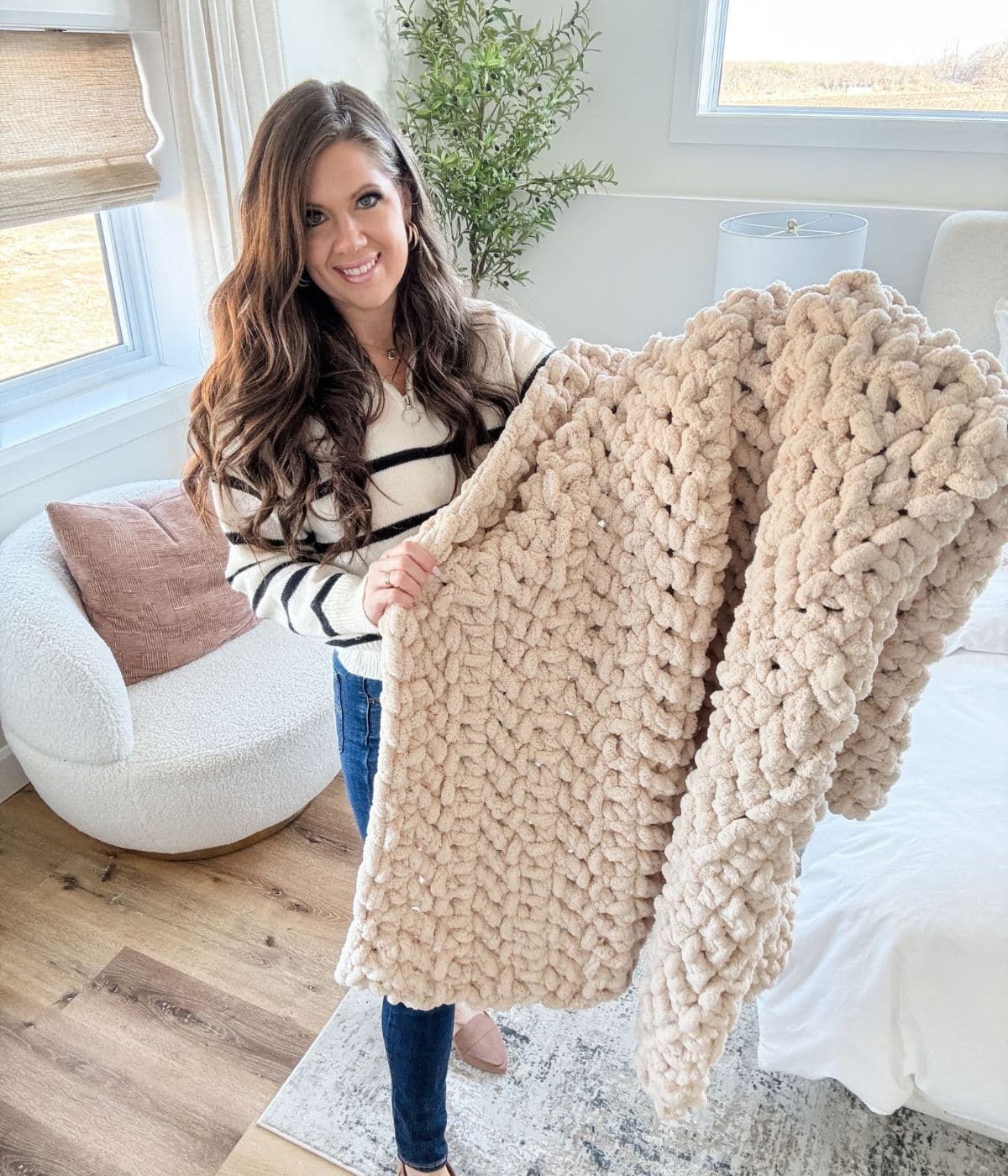 Free Crochet Jumbo Blanket Pattern: Snuggle Up in Style - MJ's off the ...