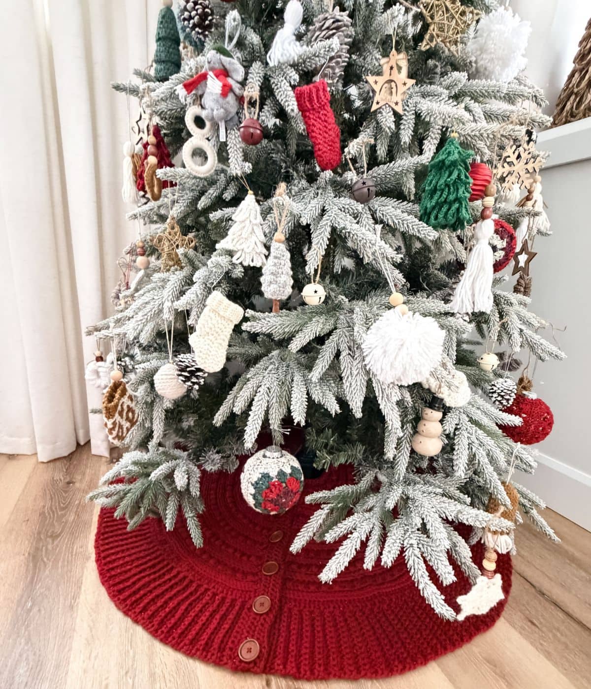 Free Tree Skirt Crochet Pattern for Holiday Charm - MJ's off the Hook ...