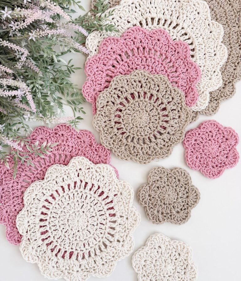 Stacked Petals Kitchen Set – Free Crochet Placemat Pattern